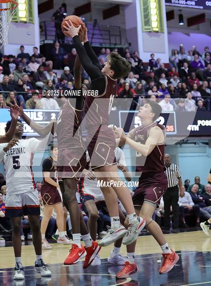 Thumbnail 2 in Archbishop Stepinac vs. Iona Prep (Crusader Classic) photogallery.