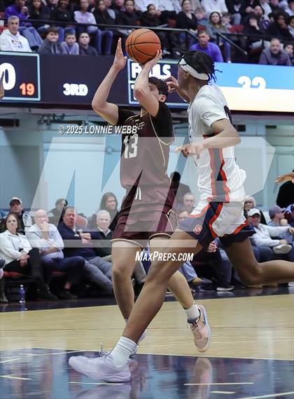 Thumbnail 3 in Archbishop Stepinac vs. Iona Prep (Crusader Classic) photogallery.