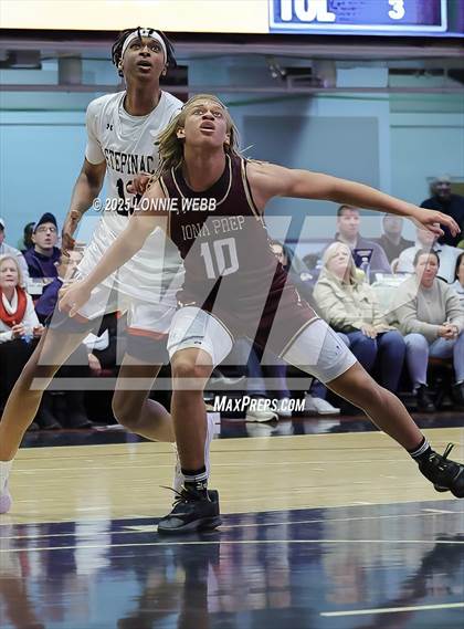 Thumbnail 3 in Archbishop Stepinac vs. Iona Prep (Crusader Classic) photogallery.