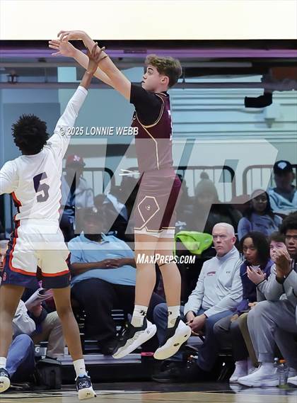 Thumbnail 1 in Archbishop Stepinac vs. Iona Prep (Crusader Classic) photogallery.