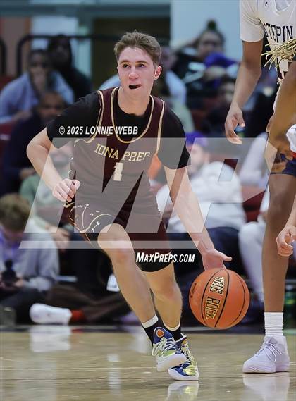 Thumbnail 3 in Archbishop Stepinac vs. Iona Prep (Crusader Classic) photogallery.