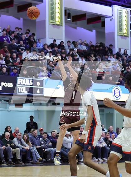 Thumbnail 3 in Archbishop Stepinac vs. Iona Prep (Crusader Classic) photogallery.