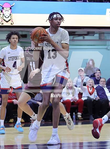 Thumbnail 1 in Archbishop Stepinac vs. Iona Prep (Crusader Classic) photogallery.