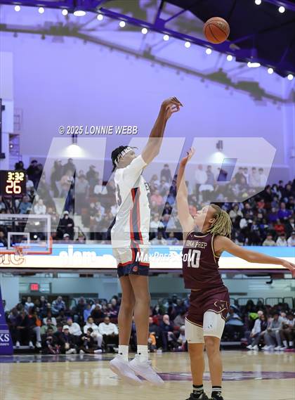 Thumbnail 2 in Archbishop Stepinac vs. Iona Prep (Crusader Classic) photogallery.