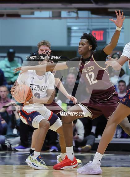Thumbnail 2 in Archbishop Stepinac vs. Iona Prep (Crusader Classic) photogallery.