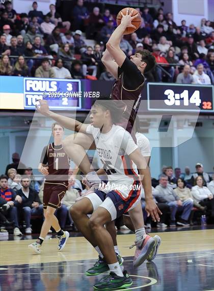 Thumbnail 2 in Archbishop Stepinac vs. Iona Prep (Crusader Classic) photogallery.