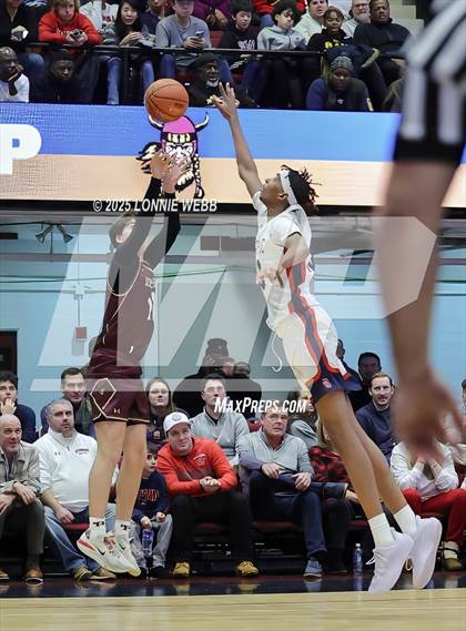 Thumbnail 1 in Archbishop Stepinac vs. Iona Prep (Crusader Classic) photogallery.