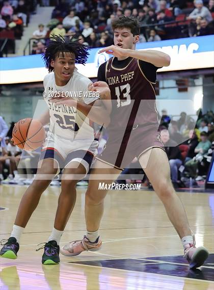 Thumbnail 3 in Archbishop Stepinac vs. Iona Prep (Crusader Classic) photogallery.