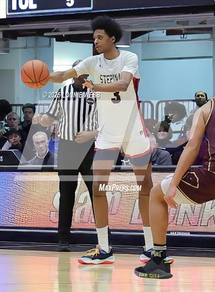 Thumbnail 2 in Archbishop Stepinac vs. Iona Prep (Crusader Classic) photogallery.