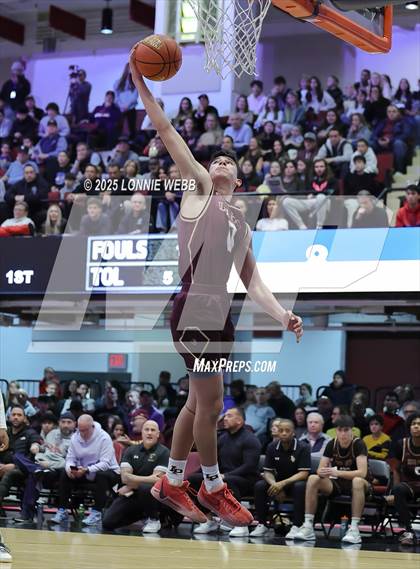Thumbnail 1 in Archbishop Stepinac vs. Iona Prep (Crusader Classic) photogallery.