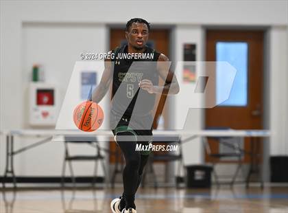 Thumbnail 2 in St. Patrick-St. Vincent vs. Bishop O'Dowd (Crush in the Valley) photogallery.