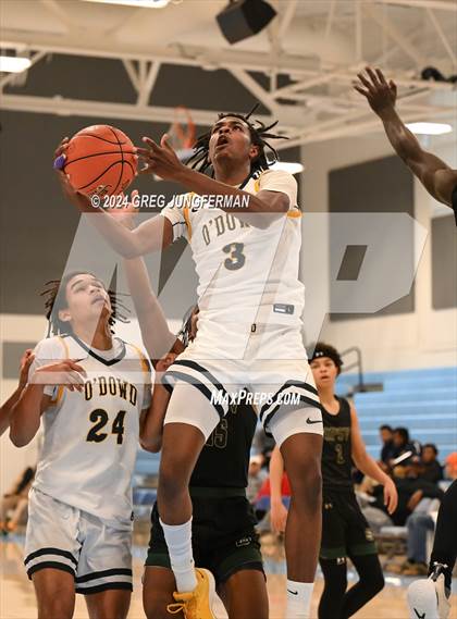 Thumbnail 2 in St. Patrick-St. Vincent vs. Bishop O'Dowd (Crush in the Valley) photogallery.