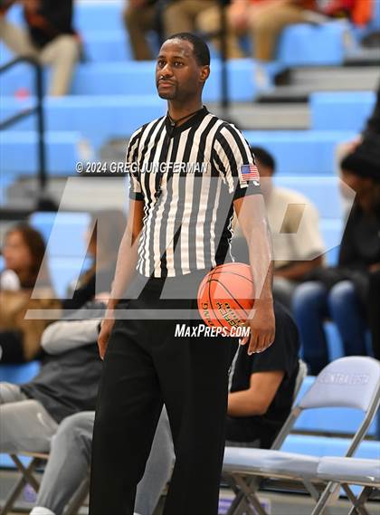 Thumbnail 3 in St. Patrick-St. Vincent vs. Bishop O'Dowd (Crush in the Valley) photogallery.