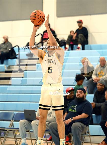 Thumbnail 2 in St. Patrick-St. Vincent vs. Bishop O'Dowd (Crush in the Valley) photogallery.