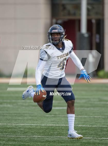 Thumbnail 2 in Central vs. Morse (CIF D3 Finals) photogallery.