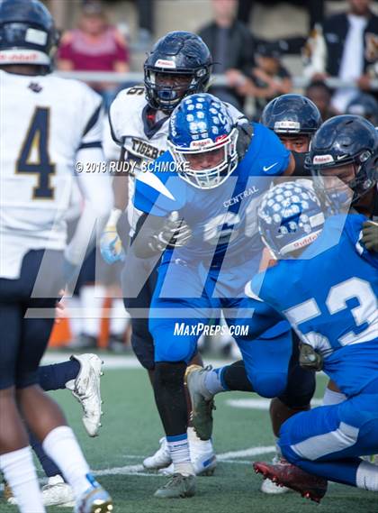 Thumbnail 3 in Central vs. Morse (CIF D3 Finals) photogallery.