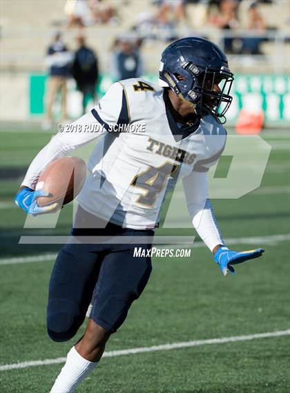 Thumbnail 3 in Central vs. Morse (CIF D3 Finals) photogallery.