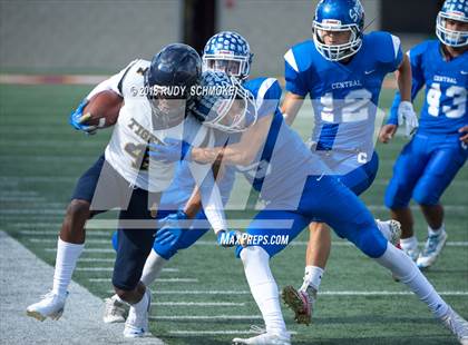 Thumbnail 1 in Central vs. Morse (CIF D3 Finals) photogallery.