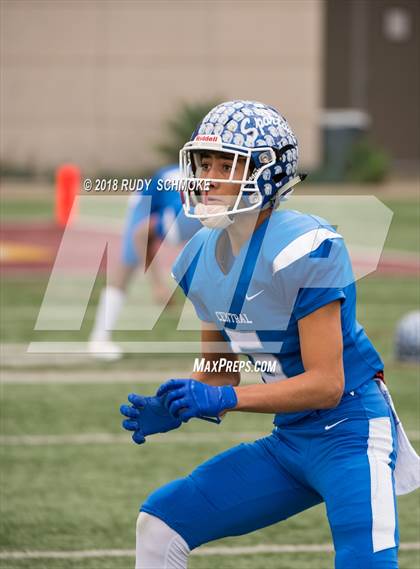 Thumbnail 1 in Central vs. Morse (CIF D3 Finals) photogallery.