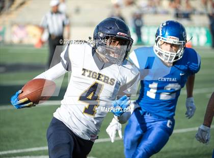 Thumbnail 1 in Central vs. Morse (CIF D3 Finals) photogallery.
