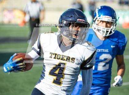 Thumbnail 1 in Central vs. Morse (CIF D3 Finals) photogallery.