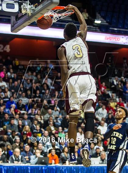Thumbnail 1 in Sacred Heart vs. Notre Dame Catholic (CIAC Class M Final) photogallery.