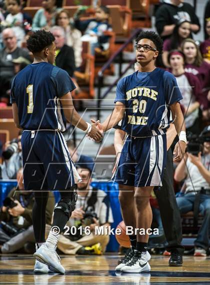 Thumbnail 1 in Sacred Heart vs. Notre Dame Catholic (CIAC Class M Final) photogallery.