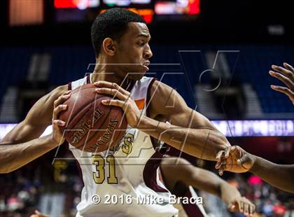 Thumbnail 1 in Sacred Heart vs. Notre Dame Catholic (CIAC Class M Final) photogallery.
