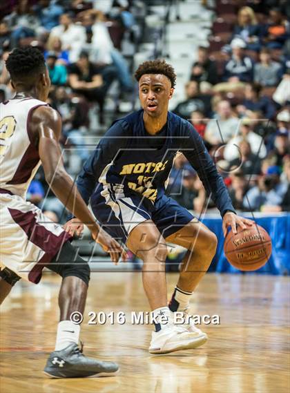 Thumbnail 2 in Sacred Heart vs. Notre Dame Catholic (CIAC Class M Final) photogallery.