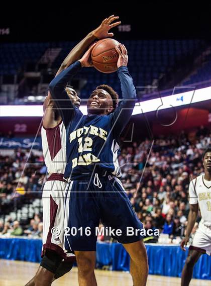 Thumbnail 1 in Sacred Heart vs. Notre Dame Catholic (CIAC Class M Final) photogallery.