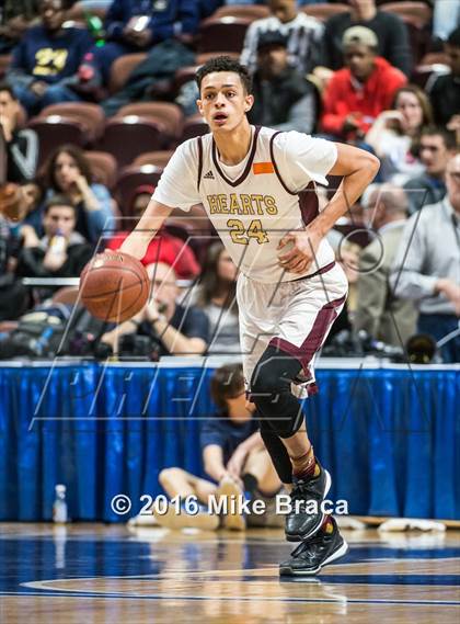 Thumbnail 3 in Sacred Heart vs. Notre Dame Catholic (CIAC Class M Final) photogallery.