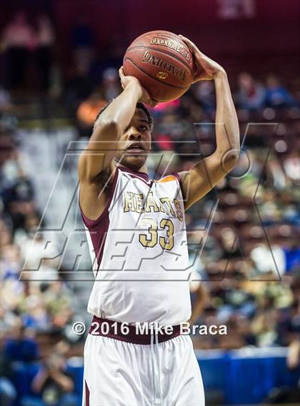 Thumbnail 1 in Sacred Heart vs. Notre Dame Catholic (CIAC Class M Final) photogallery.