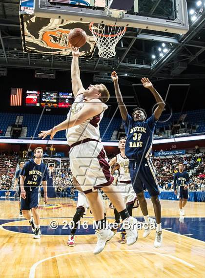 Thumbnail 2 in Sacred Heart vs. Notre Dame Catholic (CIAC Class M Final) photogallery.