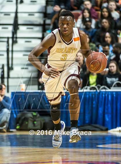 Thumbnail 3 in Sacred Heart vs. Notre Dame Catholic (CIAC Class M Final) photogallery.