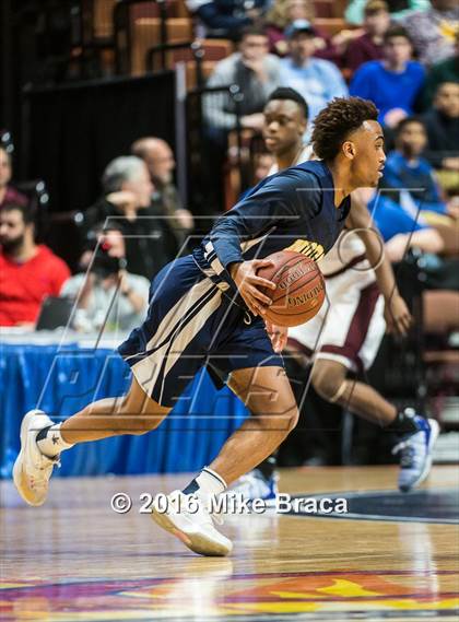 Thumbnail 2 in Sacred Heart vs. Notre Dame Catholic (CIAC Class M Final) photogallery.
