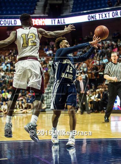 Thumbnail 3 in Sacred Heart vs. Notre Dame Catholic (CIAC Class M Final) photogallery.