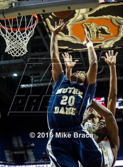 Thumbnail 2 in Sacred Heart vs. Notre Dame Catholic (CIAC Class M Final) photogallery.