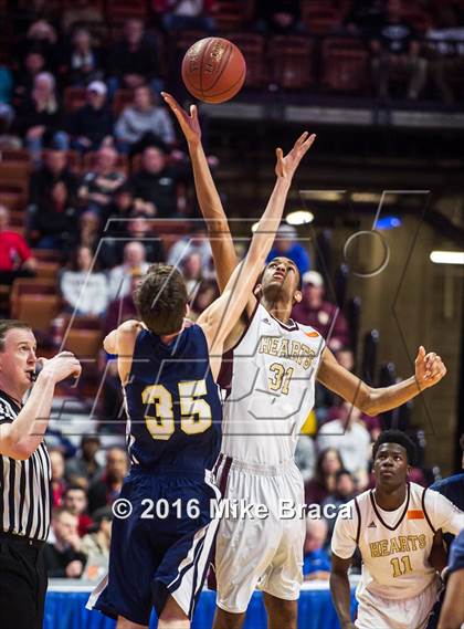 Thumbnail 3 in Sacred Heart vs. Notre Dame Catholic (CIAC Class M Final) photogallery.