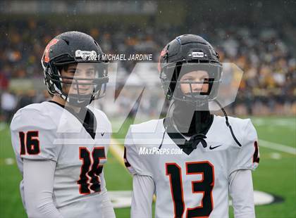Thumbnail 2 in Bellevue vs. Kennewick (WIAA 3A Final) photogallery.