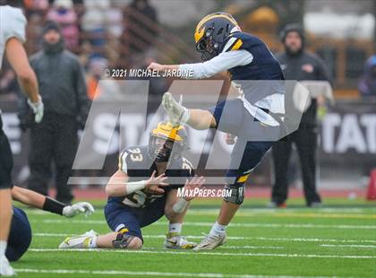 Thumbnail 3 in Bellevue vs. Kennewick (WIAA 3A Final) photogallery.