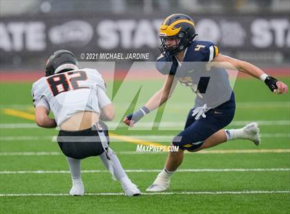 Thumbnail 2 in Bellevue vs. Kennewick (WIAA 3A Final) photogallery.