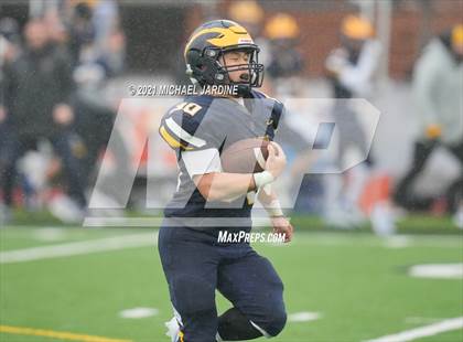 Thumbnail 3 in Bellevue vs. Kennewick (WIAA 3A Final) photogallery.