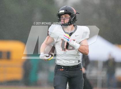 Thumbnail 1 in Bellevue vs. Kennewick (WIAA 3A Final) photogallery.