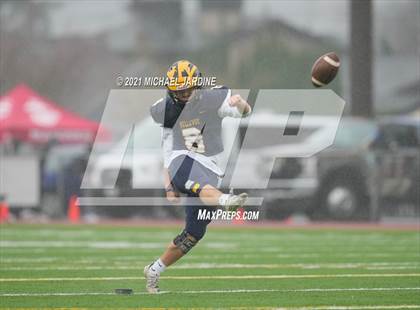 Thumbnail 3 in Bellevue vs. Kennewick (WIAA 3A Final) photogallery.
