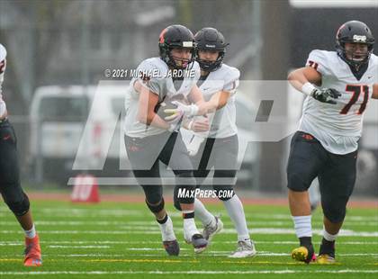 Thumbnail 1 in Bellevue vs. Kennewick (WIAA 3A Final) photogallery.