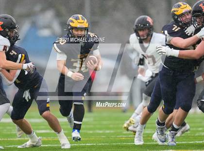 Thumbnail 2 in Bellevue vs. Kennewick (WIAA 3A Final) photogallery.