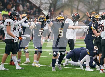 Thumbnail 2 in Bellevue vs. Kennewick (WIAA 3A Final) photogallery.
