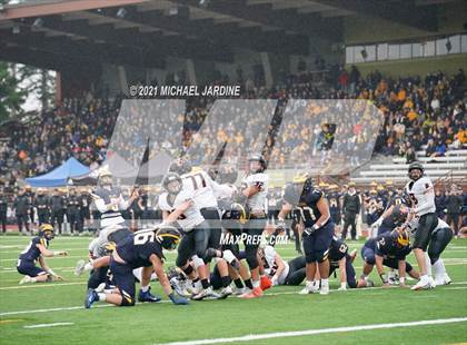 Thumbnail 3 in Bellevue vs. Kennewick (WIAA 3A Final) photogallery.