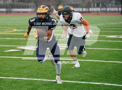 Thumbnail 3 in Bellevue vs. Kennewick (WIAA 3A Final) photogallery.