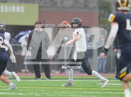 Thumbnail 2 in Bellevue vs. Kennewick (WIAA 3A Final) photogallery.